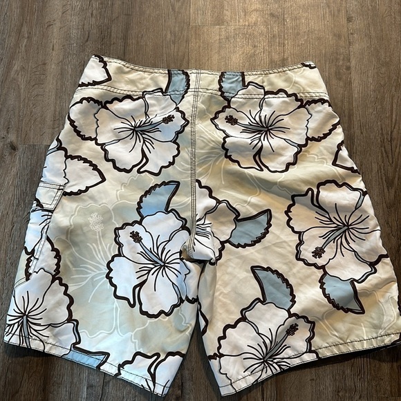 MOSSIMO BORAD SHORTS SIZE(34) - Picture 7 of 7